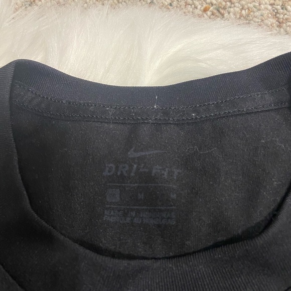 NIKE plain black Dri-fit t shirt Size M - Picture 2 of 2